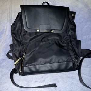 Tutilo New York back pack (with charger inside)
